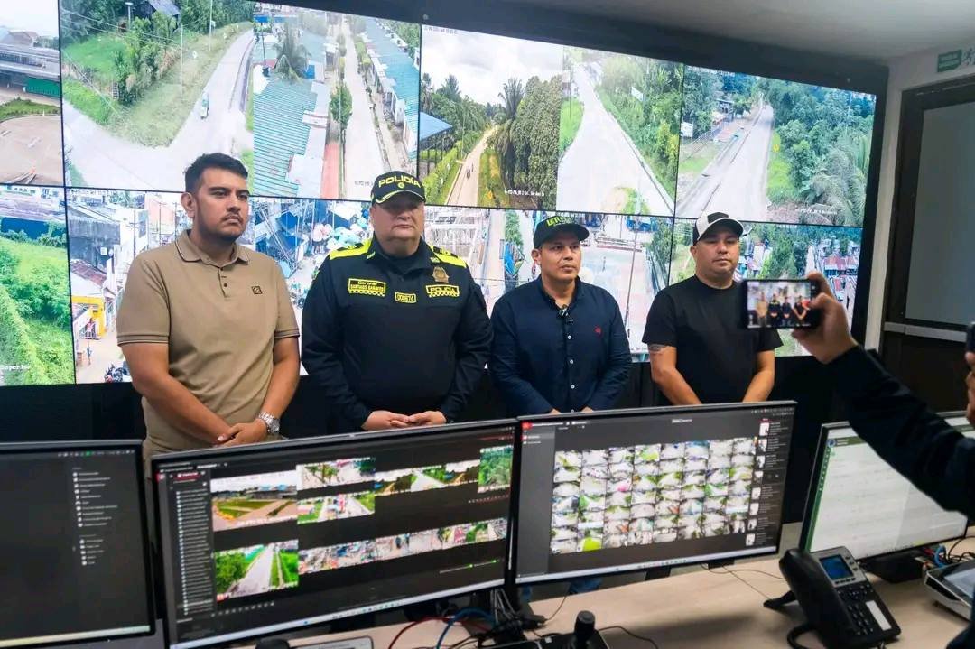 Leticia Cuenta con Moderno Sistema de 96 Cámaras de Vigilancia Alcalde Elquin Uni Heredia y Policía del Amazonas lo Entregan Oficialmente