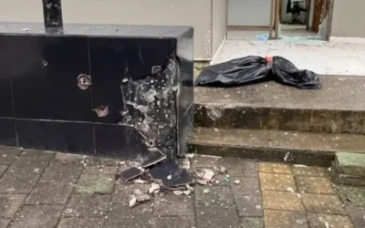 Así quedó la estación de Policía de Rio Negro en el municipio de Puerto Rico. Foto: redes sociales