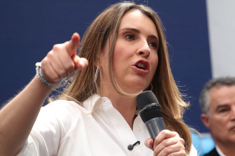 La senadora y candidata presidencial, Paloma Valencia, alertó sobre el nuevo decreto del Ministerio del Trabajo que le da más poderes a los sindicatos. Foto: GUILLERMO TORRES REINA / SEMANA