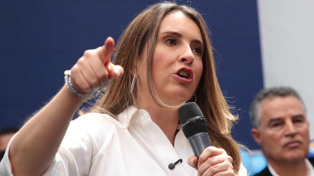 La senadora y candidata presidencial, Paloma Valencia, alertó sobre el nuevo decreto del Ministerio del Trabajo que le da más poderes a los sindicatos. Foto: GUILLERMO TORRES REINA / SEMANA