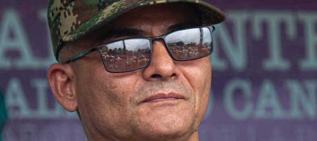 “¡Confirmado! ‘Iván Mordisco’ no murió en el bombardeo: Medicina Legal revela identidades de los abatidos”