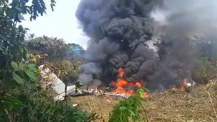 Un avión con 114 militares se accidentó en Putumayo, al sur de Colombia, cuando despegaba de Puerto Asís